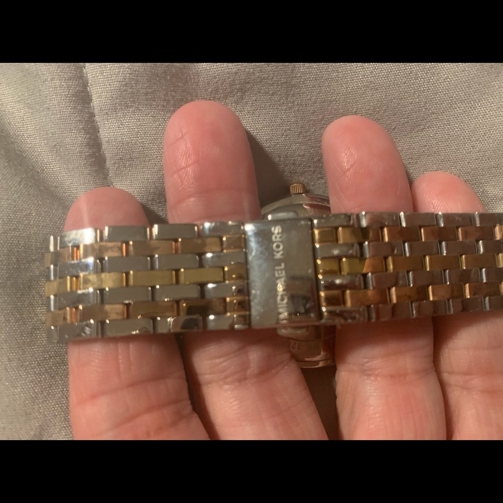 Authentic Michael Kors Darci Women’s Watch - Picture 3 of 8